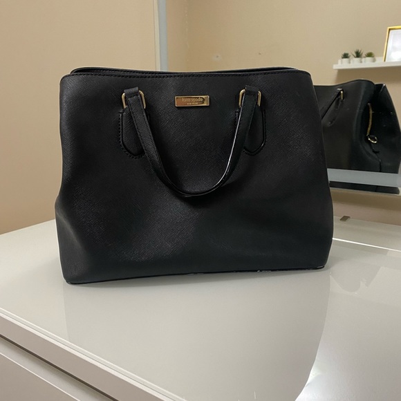 Classic black Kate Spade purse - Picture 2 of 3